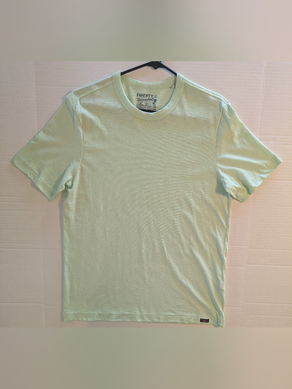 Faherty Men's Pale Mint Crew Neck Short Sleeve T-Shirt- Sm (NWOT)